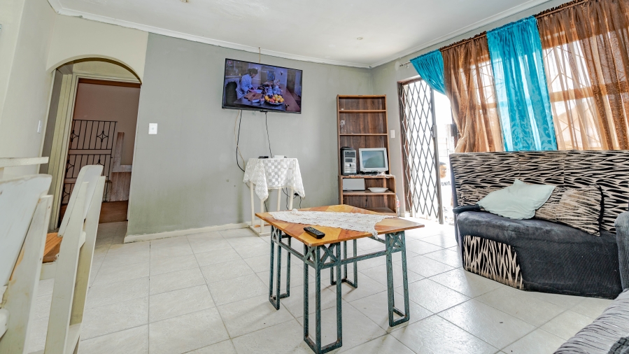 2 Bedroom Property for Sale in Hillcrest Heights Western Cape